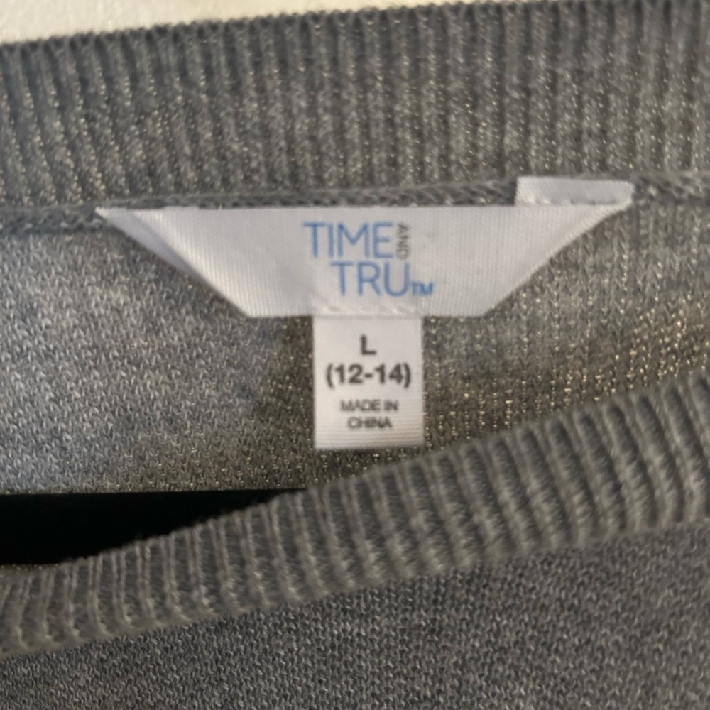 Time and Tru Gray Sweater with White Heart Design - Picture 2 of 4